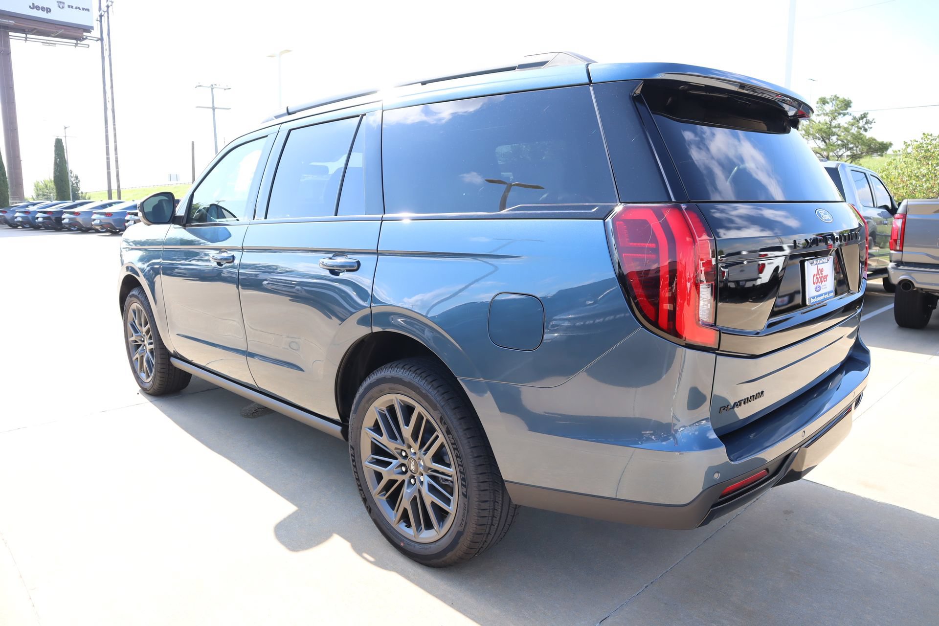New 2027 Ford Expedition Platinum w/ Stealth Appearance Package AWD/4WD image 28