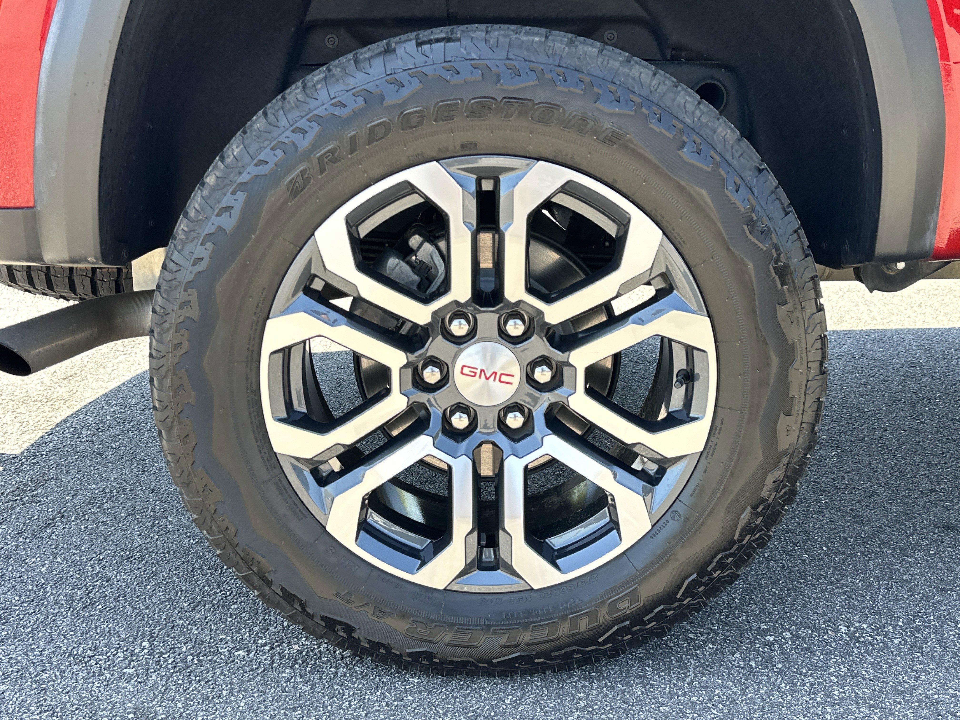 Certified 2023 GMC Canyon AT4 w/ AT4 Premium Package AWD/4WD image 18