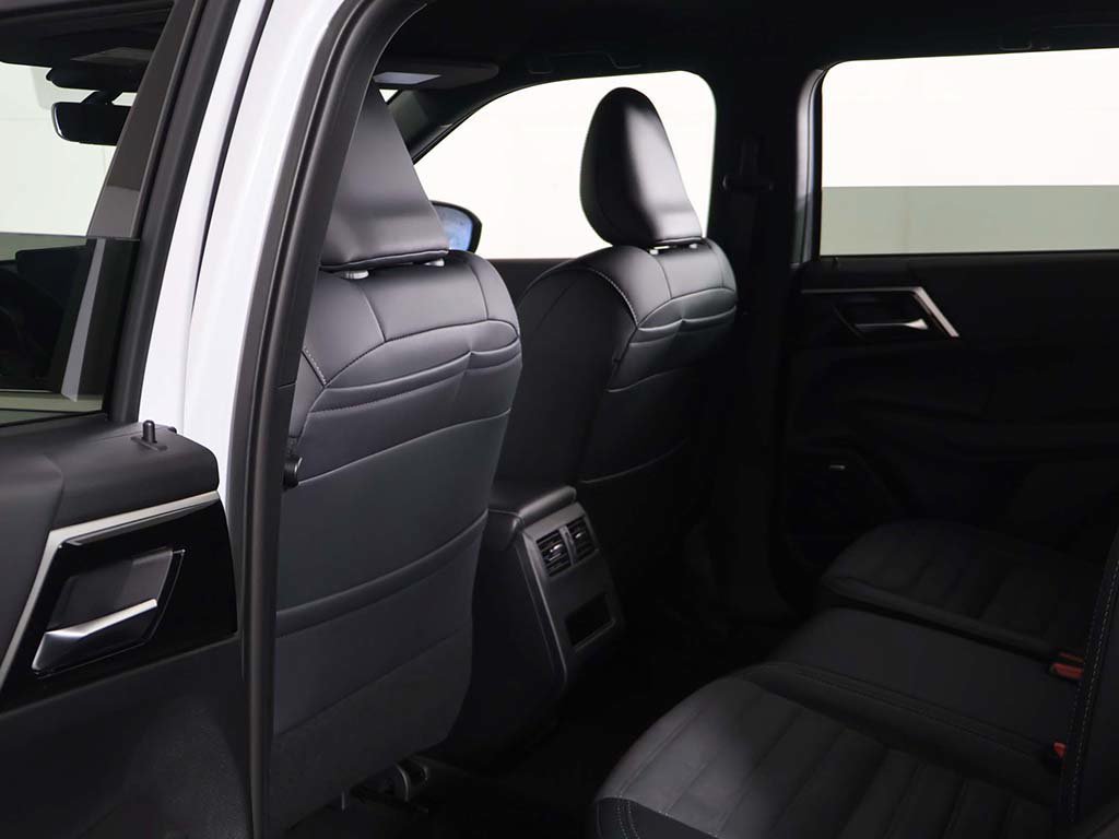 New 2026 Mitsubishi Outlander LE AWD/4WD image 29