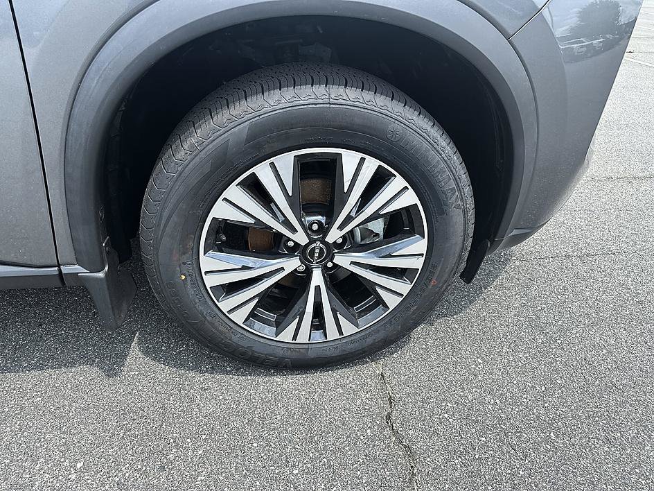 Used 2023 Nissan Rogue SV w/ SV Premium B Package FWD image 6