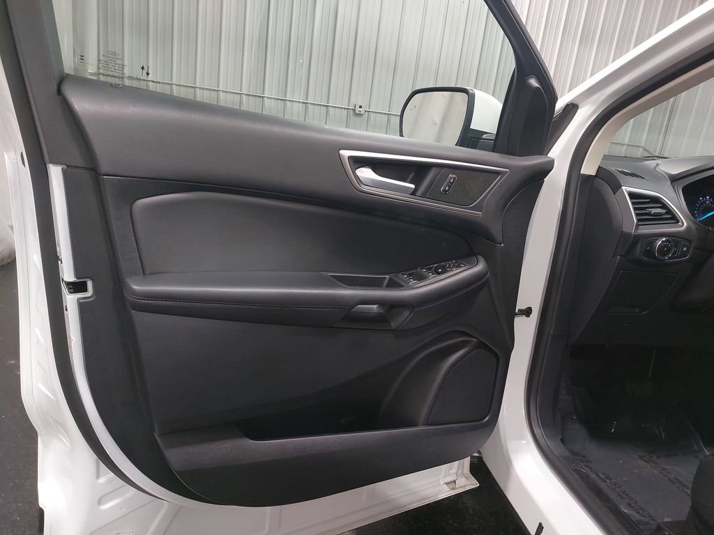 Used 2024 Ford Edge SEL image 51