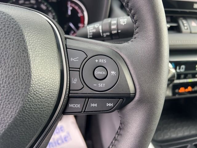 Used 2023 Toyota RAV4 XLE Premium image 15