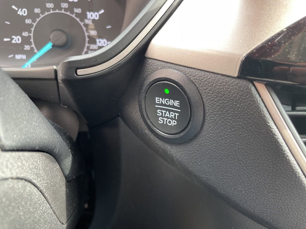 Used 2022 Ford Escape SE image 21