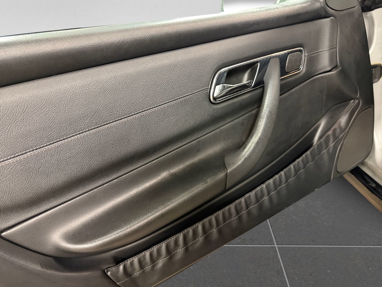 Used 1999 Mercedes-Benz SLK 230 image 16