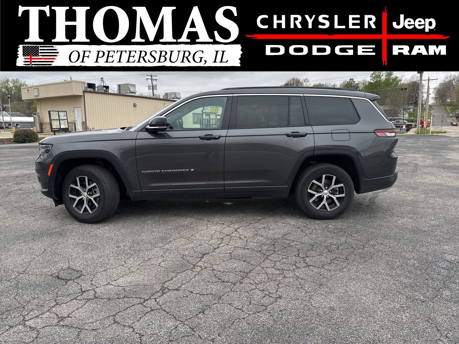 Used 2024 Jeep Grand Cherokee L Limited w/ Luxury Tech Group II AWD/4WD image 3