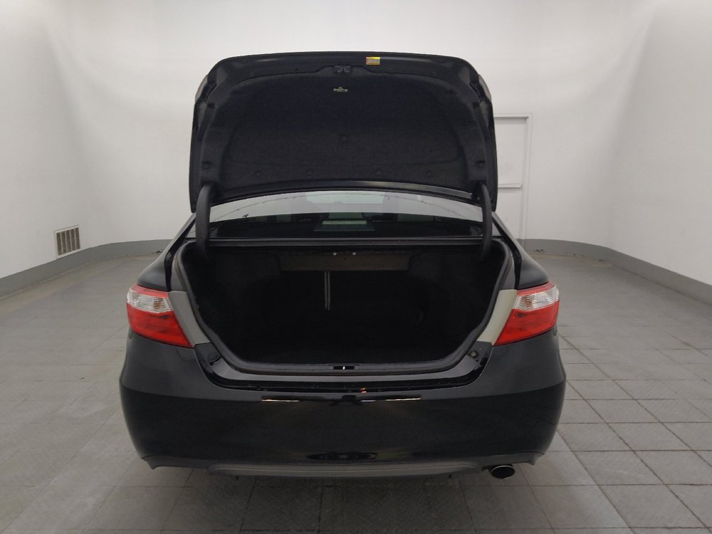 Used 2017 Toyota Camry SE image 29