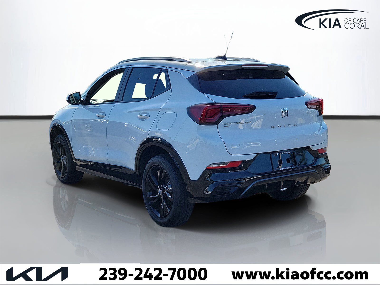 Used 2024 Buick Encore GX Sport Touring AWD/4WD image 4