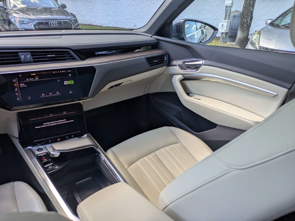 Used 2024 Audi Q8 e-tron Premium Plus AWD/4WD image 22