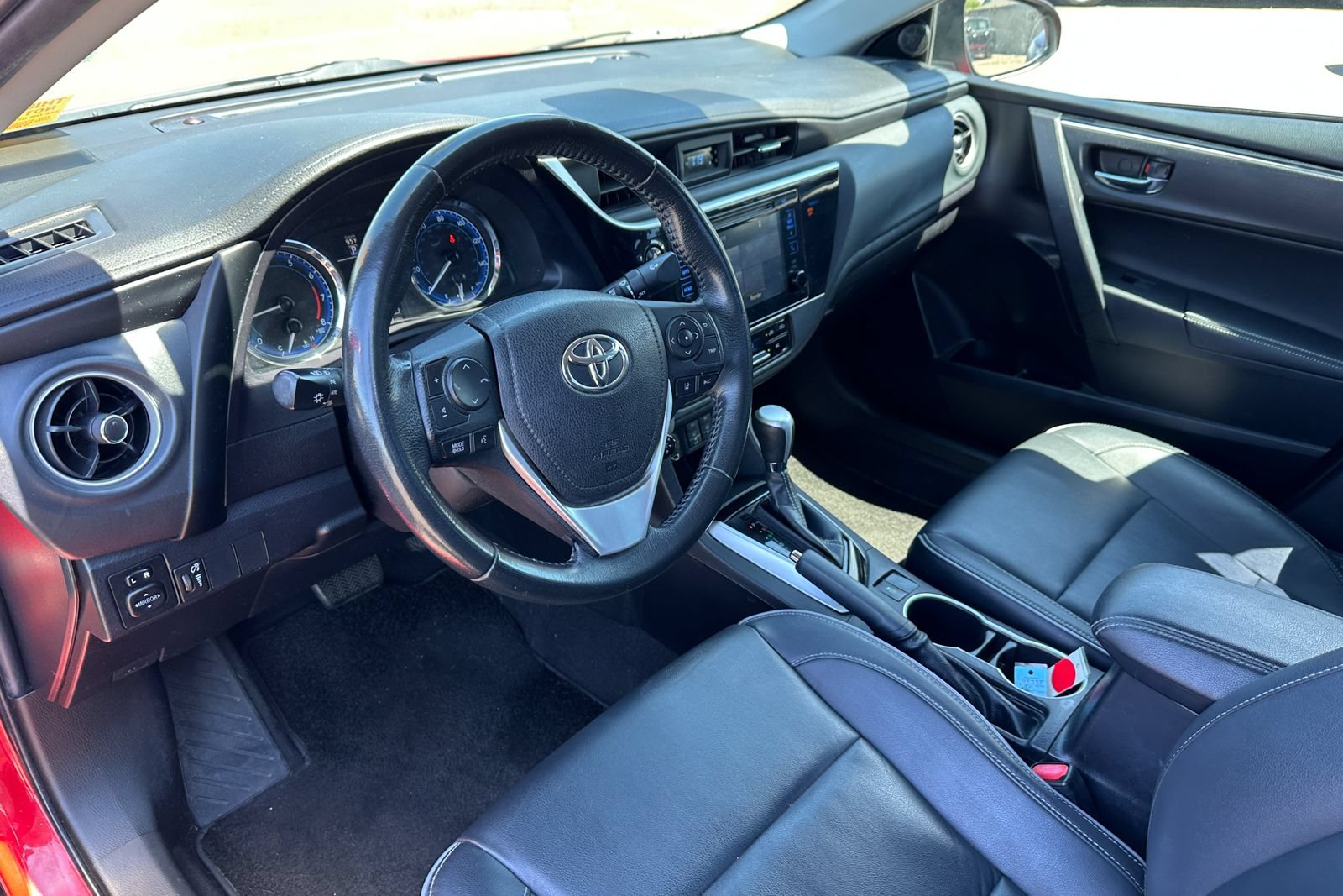 Used 2019 Toyota Corolla XLE FWD image 9