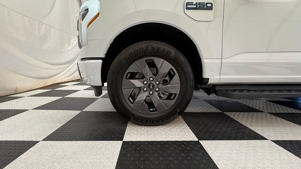 Certified 2024 Ford F150 Lightning XLT AWD/4WD image 12