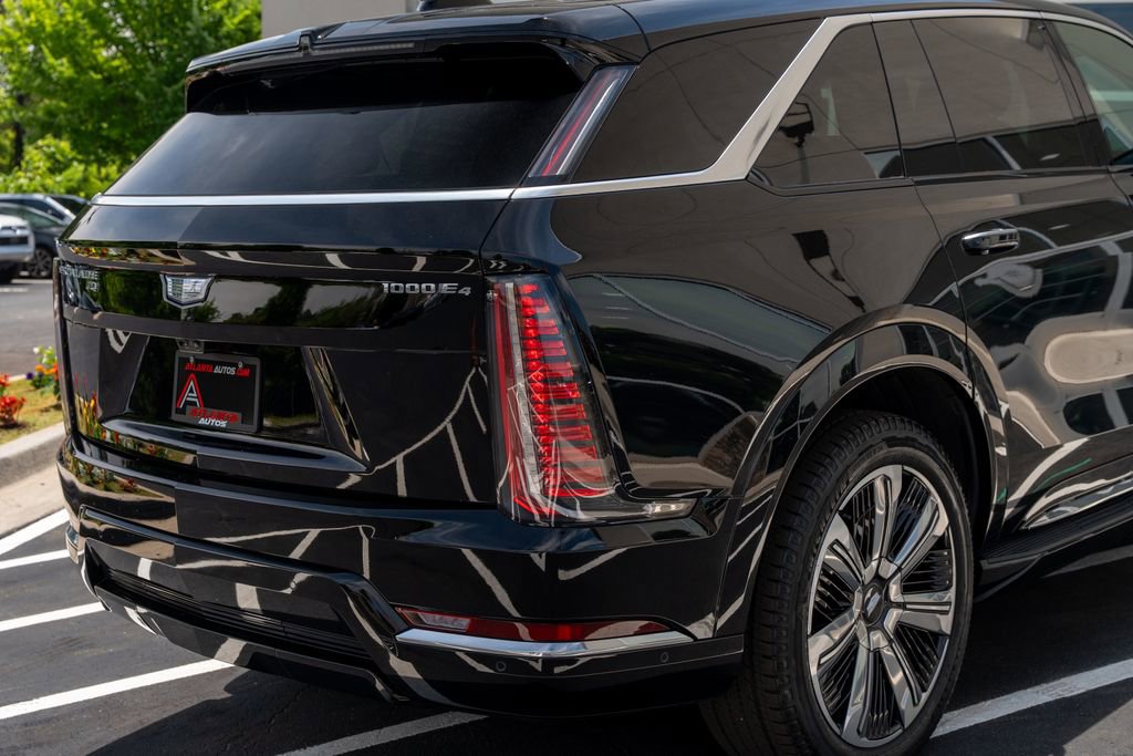 Used 2025 Cadillac Escalade IQ Luxury 2 w/ LPO, Premium Carpet Package AWD/4WD image 12