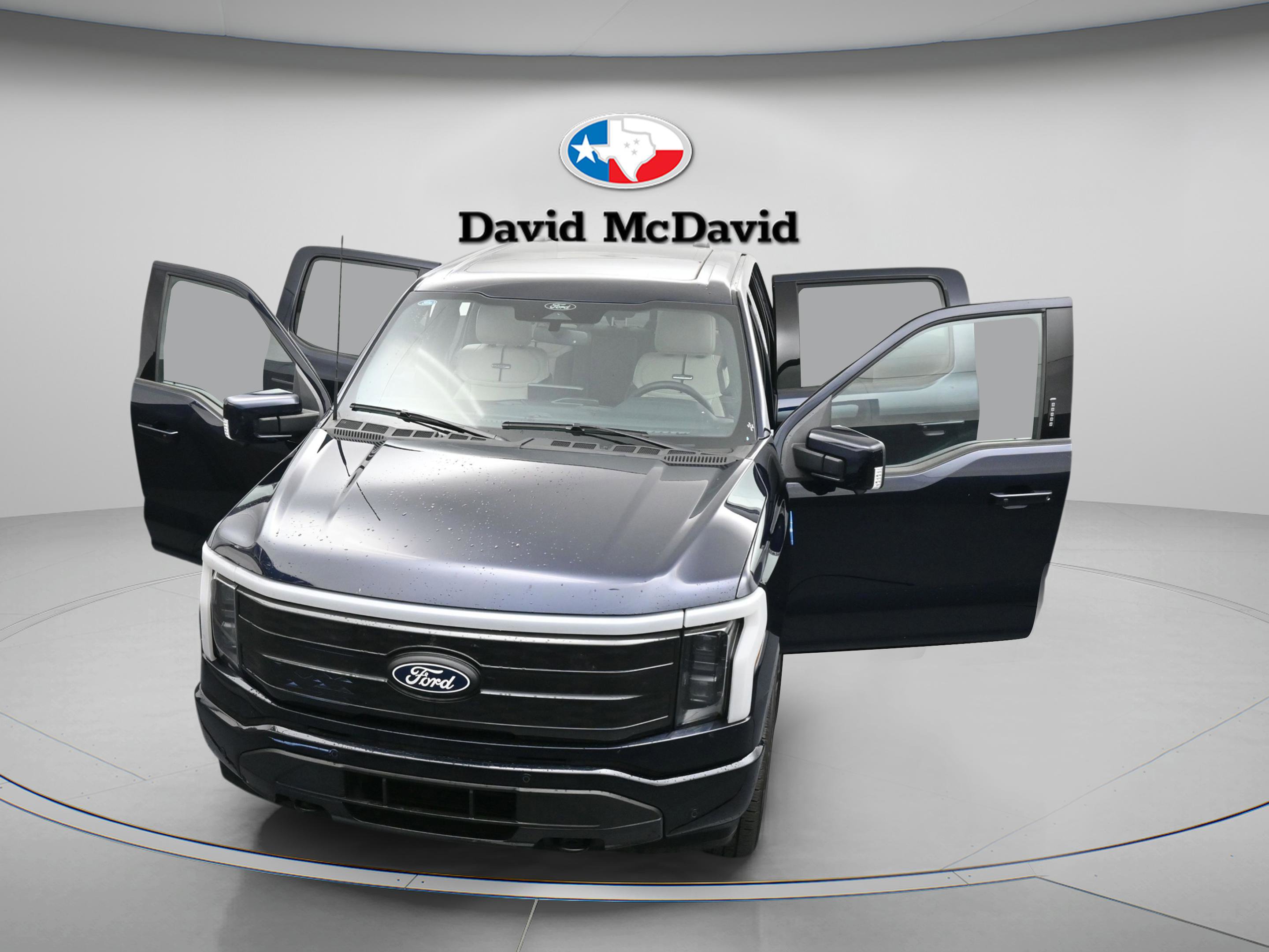 Used 2025 Ford F150 Lightning Platinum image 47