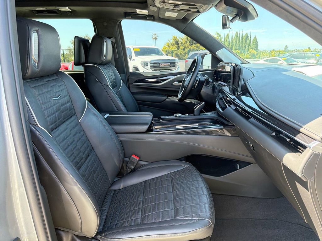 Certified 2023 Cadillac Escalade V w/ LPO, ONYX Package AWD/4WD image 36