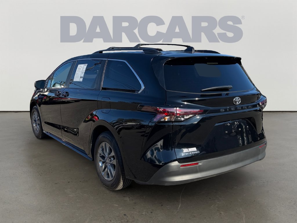 Used 2026 Toyota Sienna LE AWD/4WD image 5