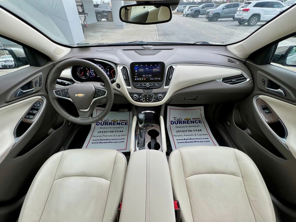 Used 2024 Chevrolet Malibu LT image 2