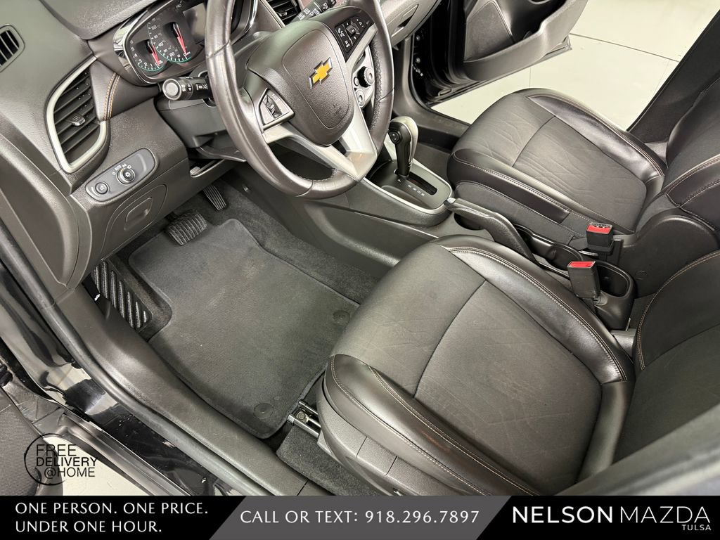 Used 2020 Chevrolet Trax LT w/ Redline Edition image 19