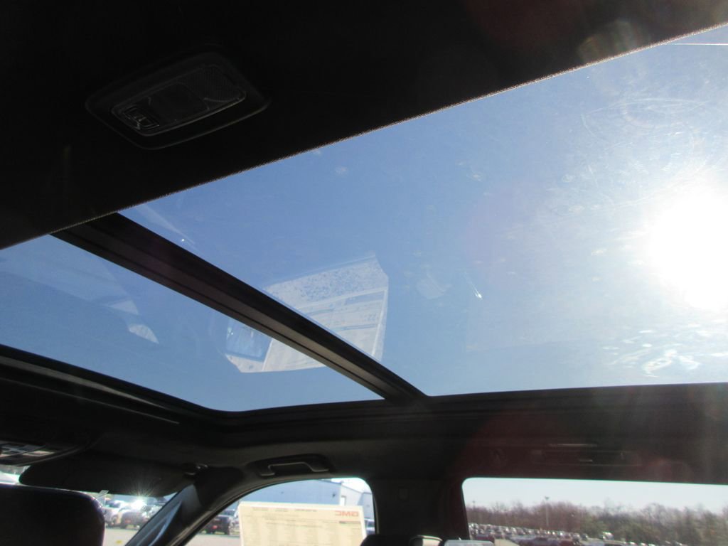 New 2026 GMC Yukon Denali w/ Denali Reserve Package image 16