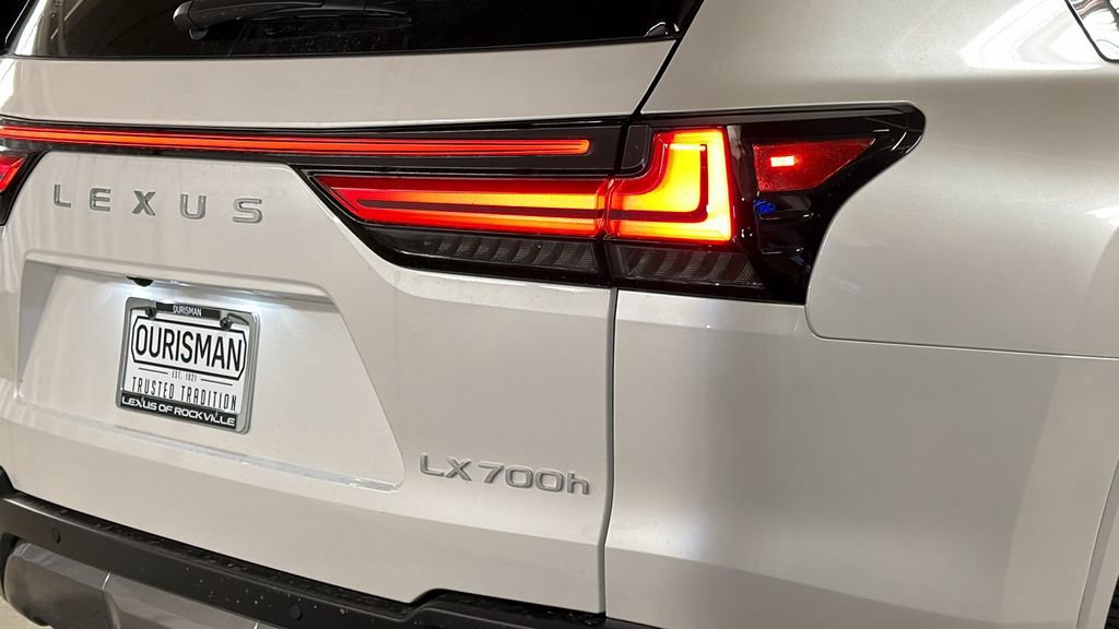 New 2026 Lexus LX 700h Luxury image 7