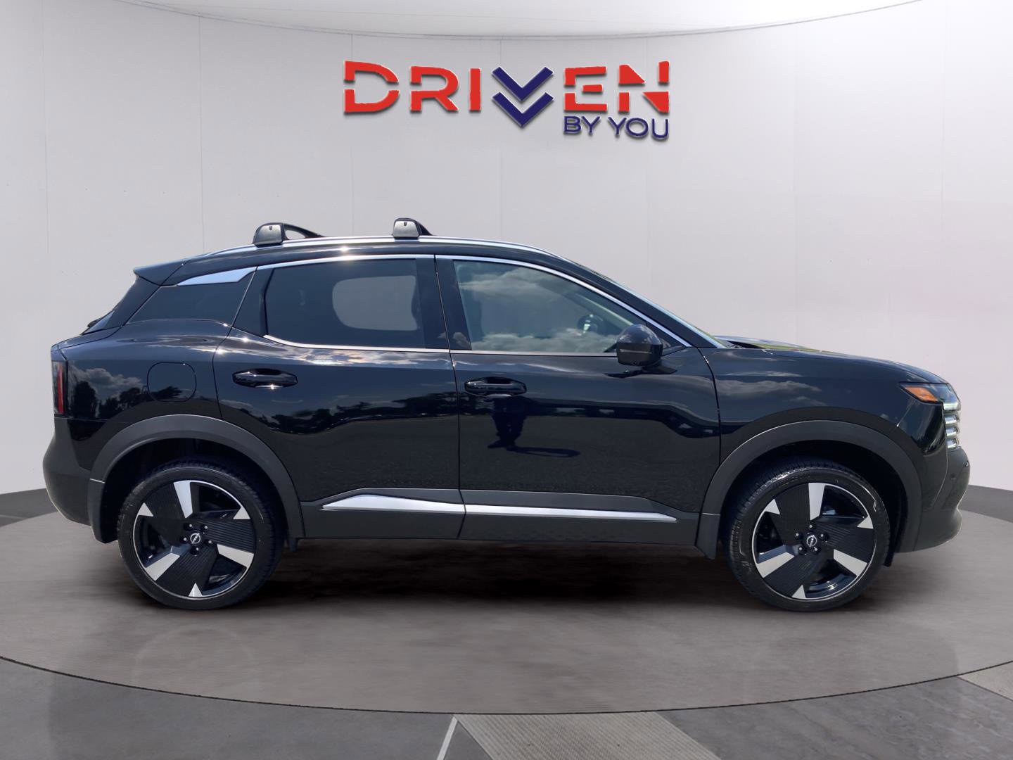 New 2025 Nissan Kicks SR image 6