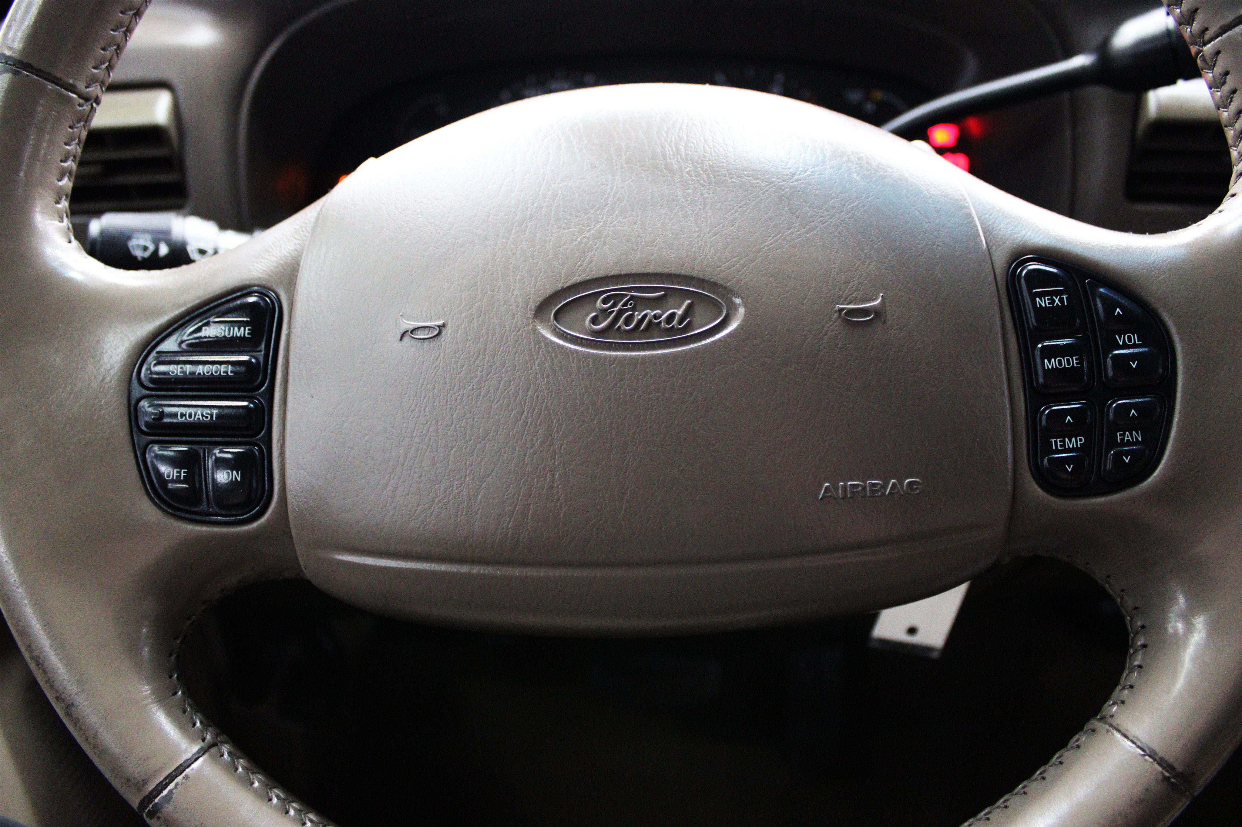 Used 2002 Ford Excursion Limited AWD/4WD image 11