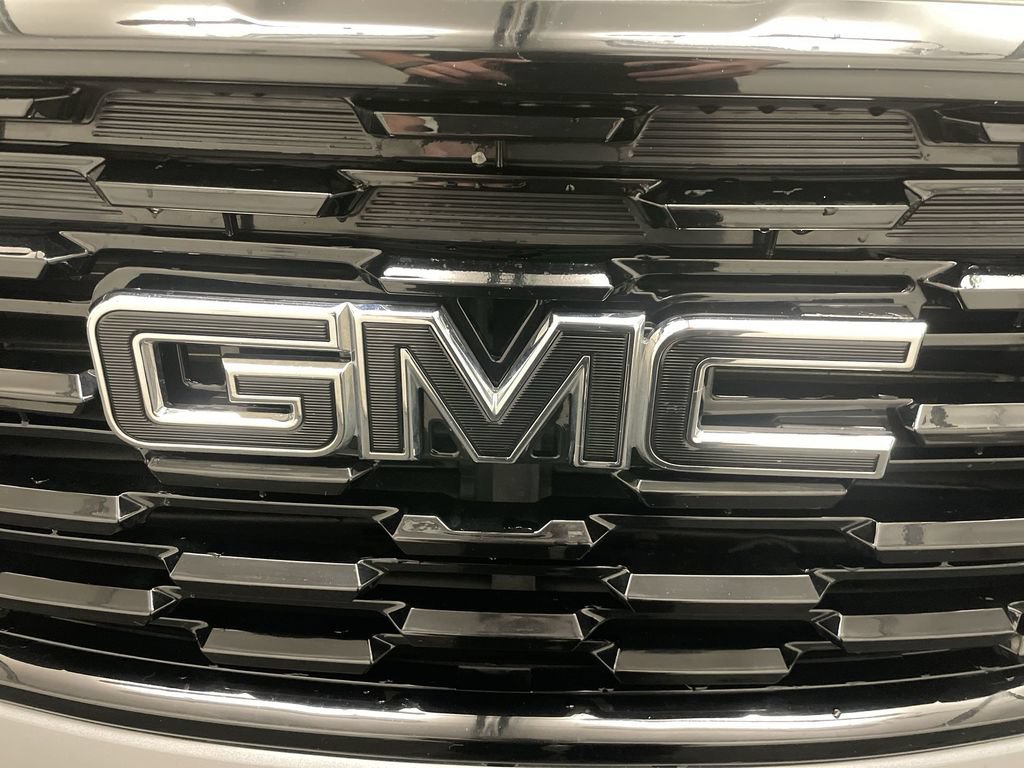 Used 2021 GMC Terrain SLT w/ LPO, Dark Accent Package AWD/4WD image 25