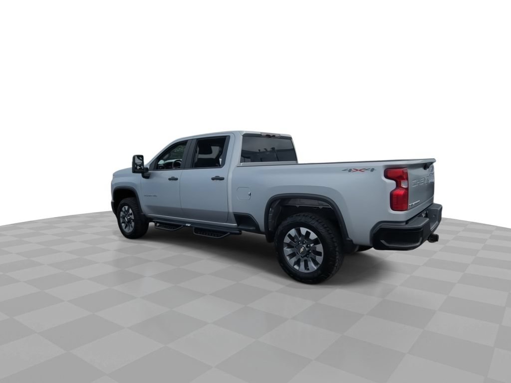 Used 2022 Chevrolet Silverado 2500 Custom w/ Custom Value Package AWD/4WD image 6
