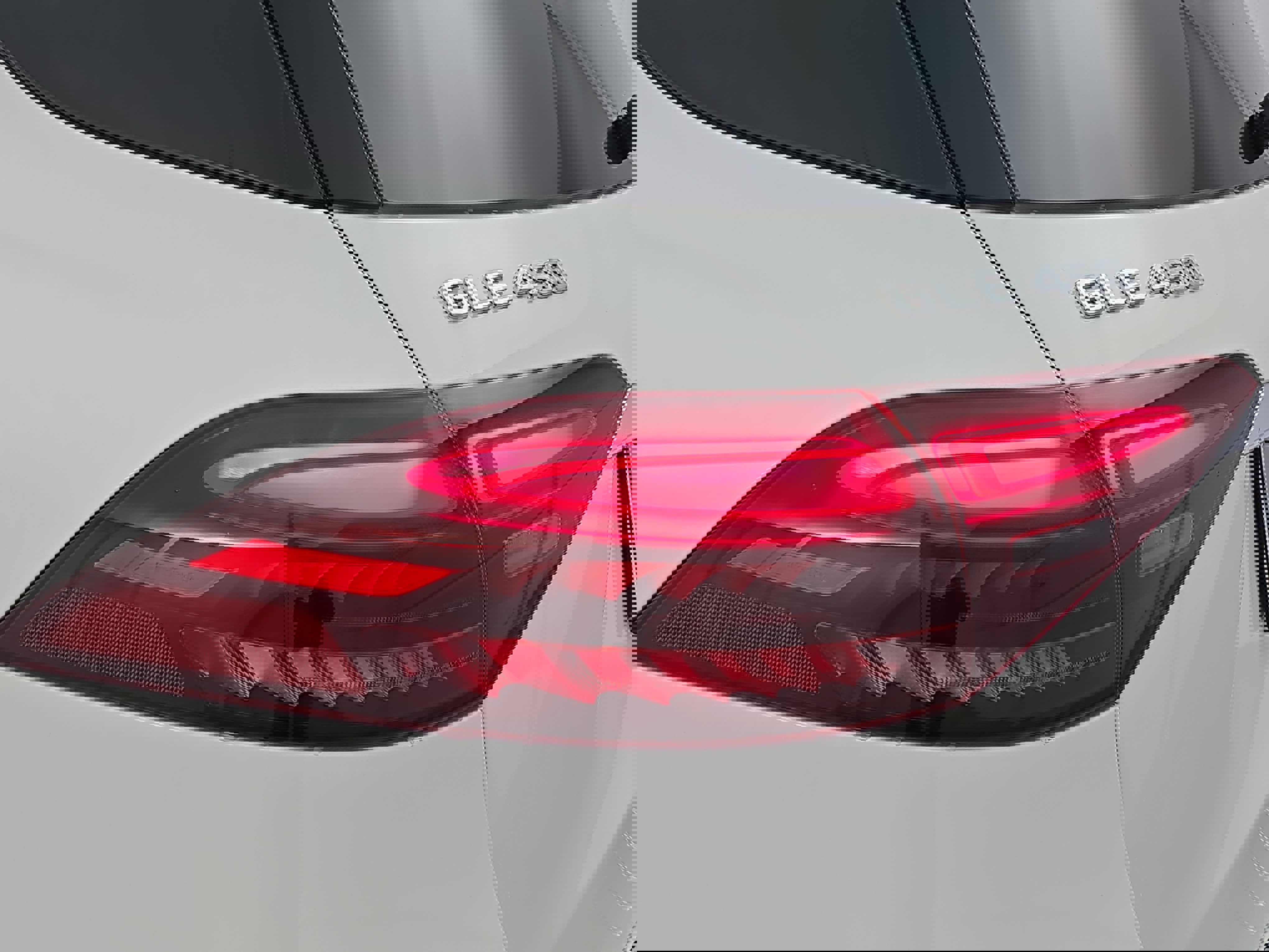 Used 2025 Mercedes-Benz GLE 450 4MATIC image 35