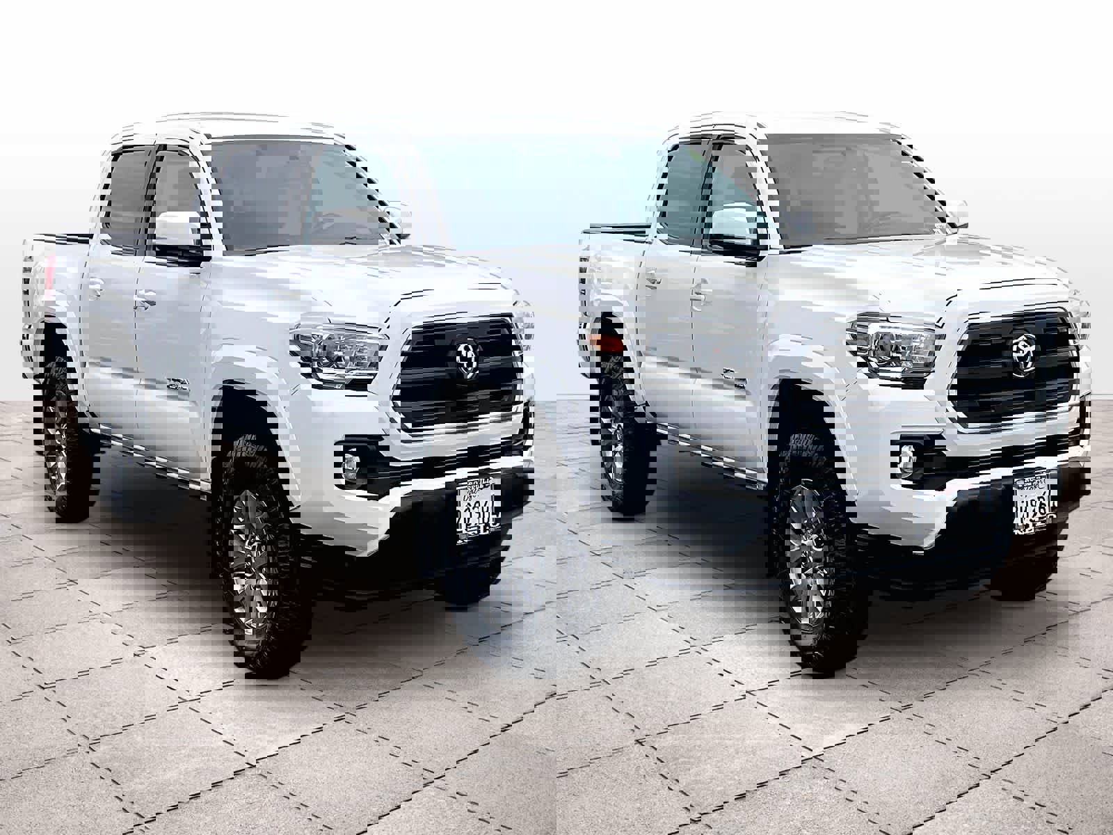 Used 2016 Toyota Tacoma SR5 w/ SR5 Appearance Package (DN) image 2