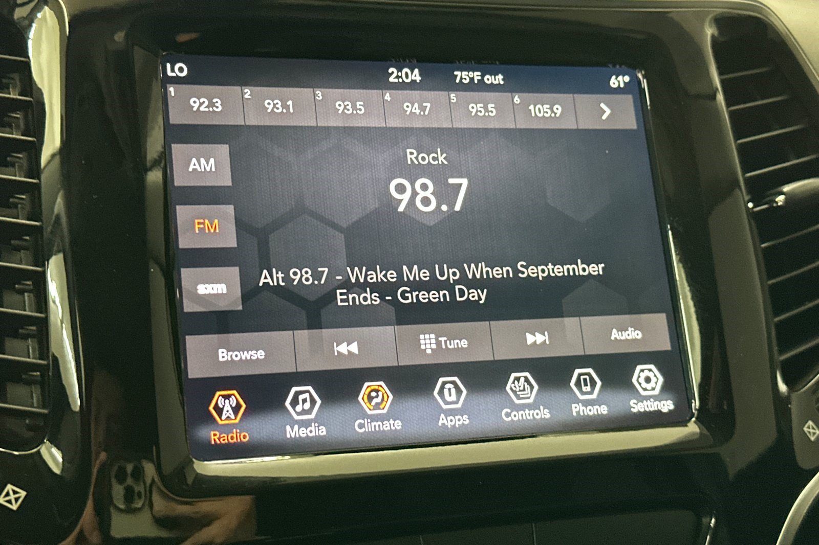 Used 2019 Jeep Cherokee Limited FWD image 21