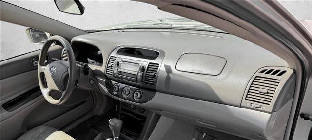 Used 2005 Toyota Camry LE FWD image 18