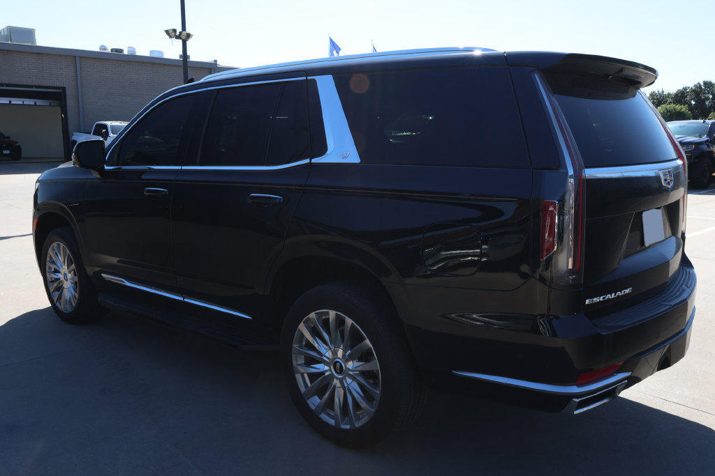 Used 2024 Cadillac Escalade Premium Luxury w/ LPO, Floor Liner Package AWD/4WD image 7