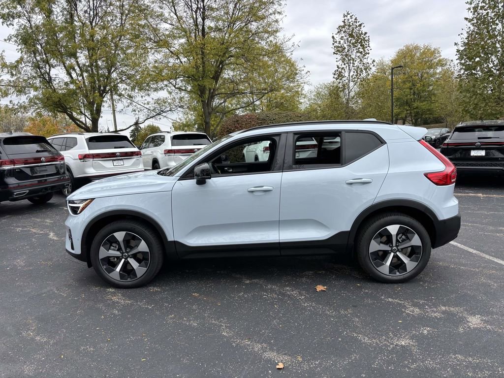 New 2026 Volvo XC40 B5 Plus w/ Protection Package Premier image 4