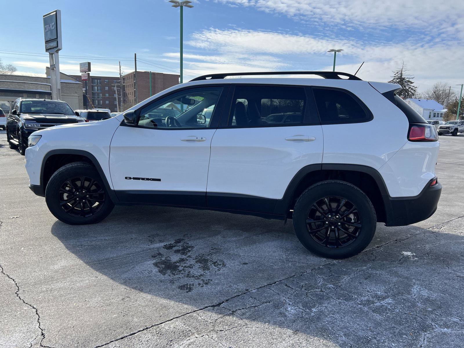 Used 2023 Jeep Cherokee Altitude Lux image 9