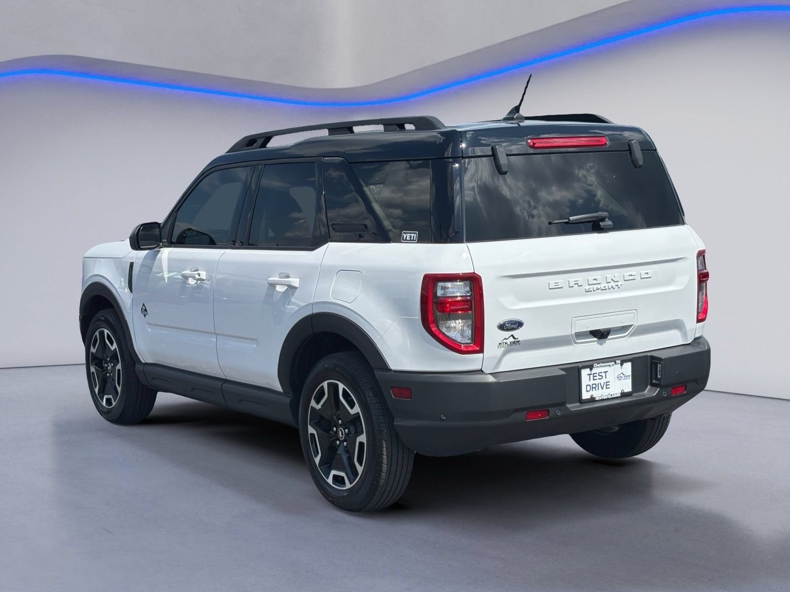 Certified 2024 Ford Bronco Sport Outer Banks w/ Tech Package AWD/4WD image 3
