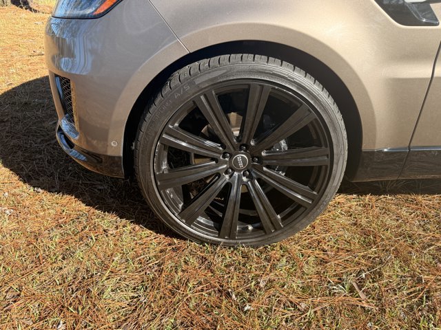 Used 2018 Land Rover Range Rover Sport HSE image 9