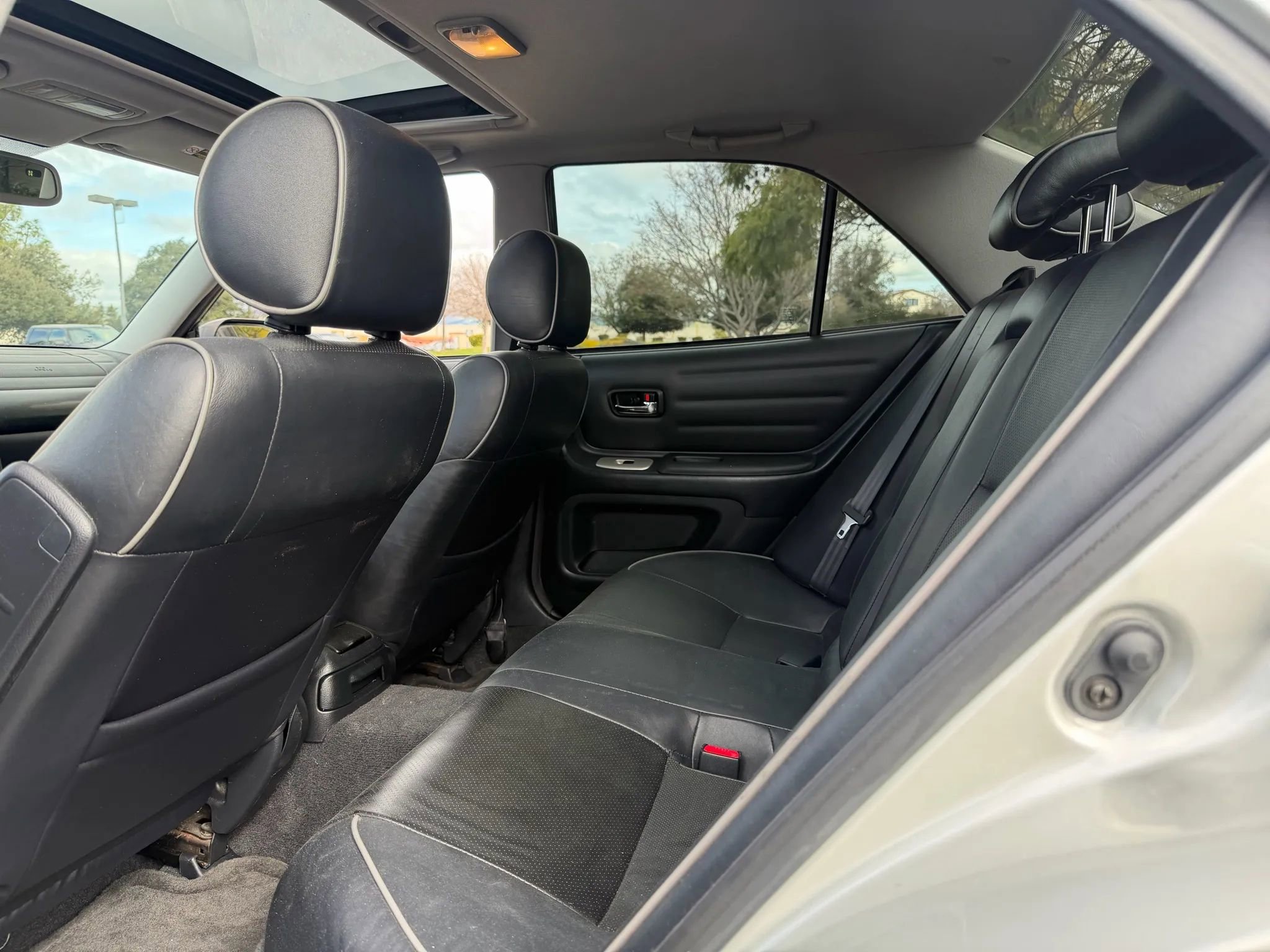 Used 2005 Lexus IS 300 image 14