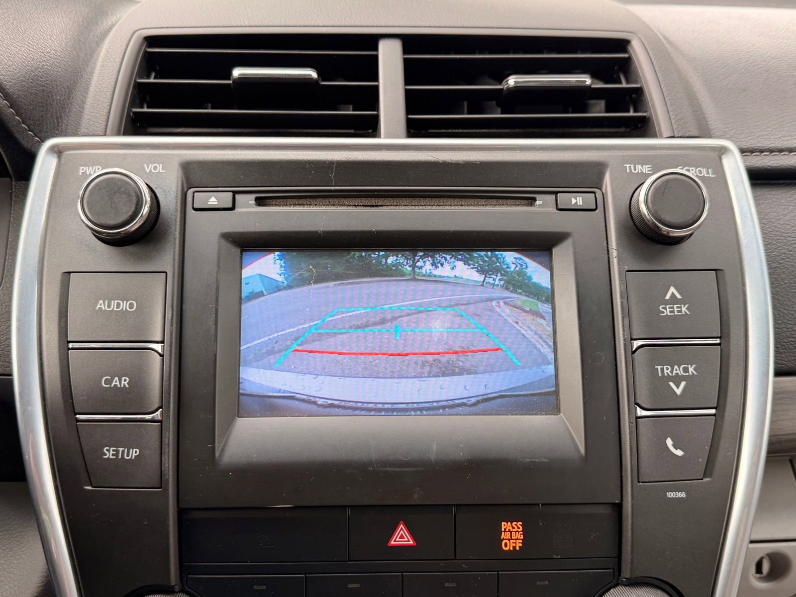 Used 2015 Toyota Camry LE FWD image 4