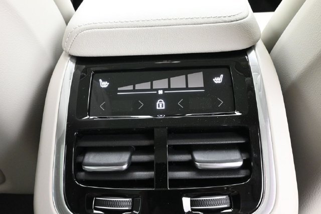 New 2027 Volvo XC60 B5 Ultra AWD/4WD image 34