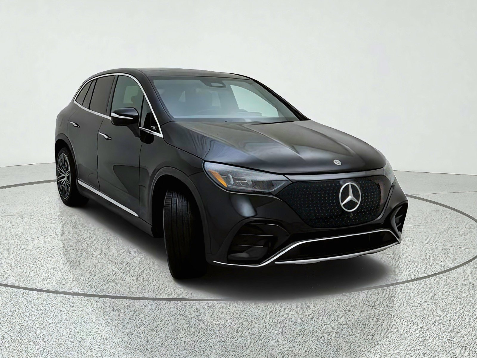 Used 2023 Mercedes-Benz EQE 500 4MATIC SUV image 4