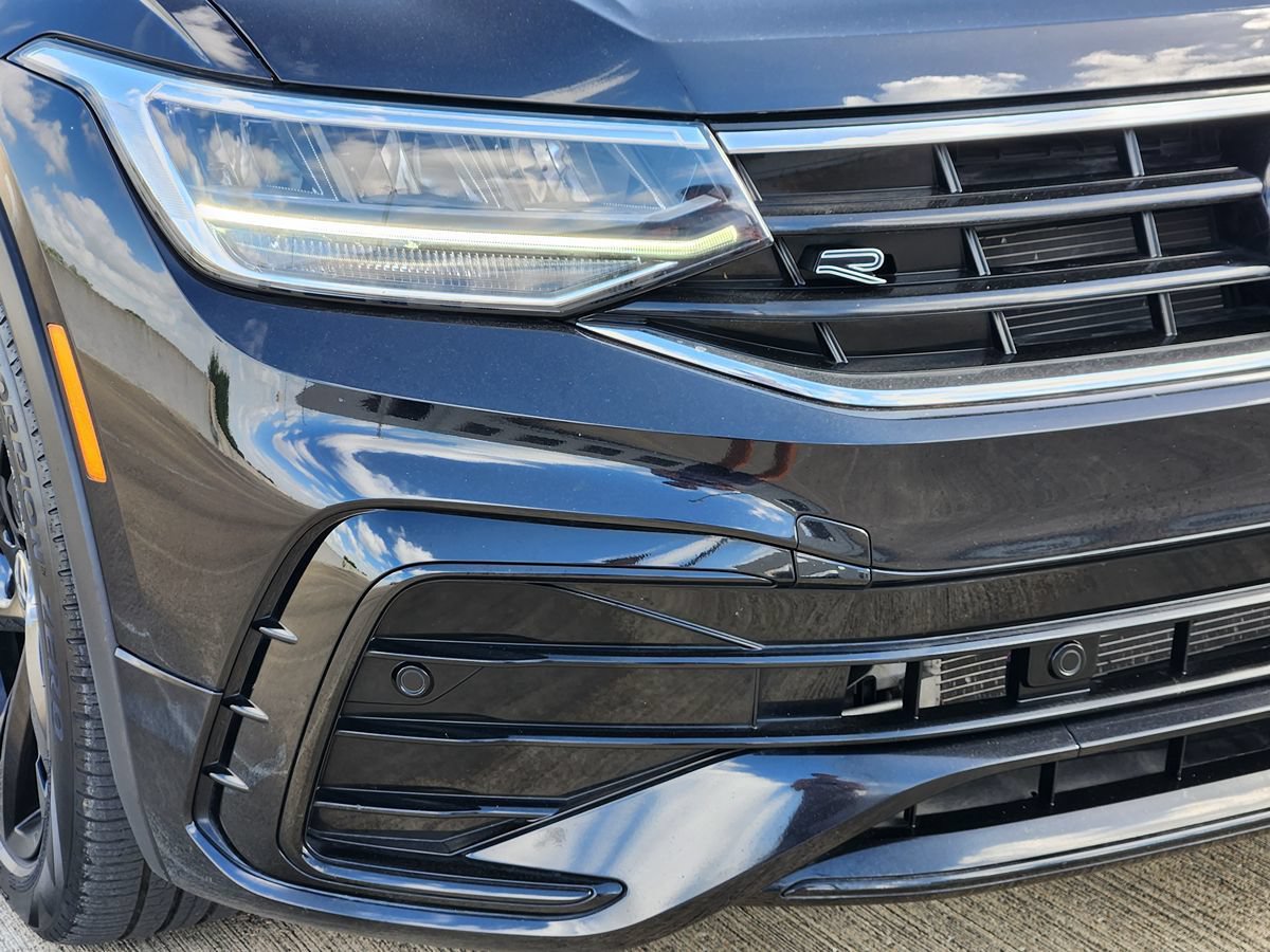 Used 2023 Volkswagen Tiguan SE R-Line FWD image 10