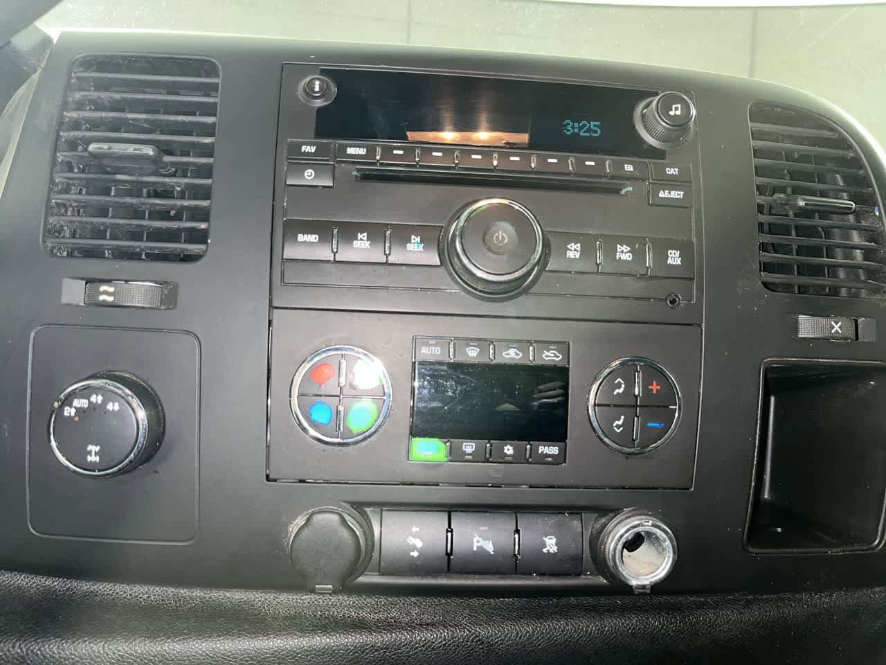 Used 2010 GMC Sierra 1500 SLE w/ Power Pack Plus AWD/4WD image 19