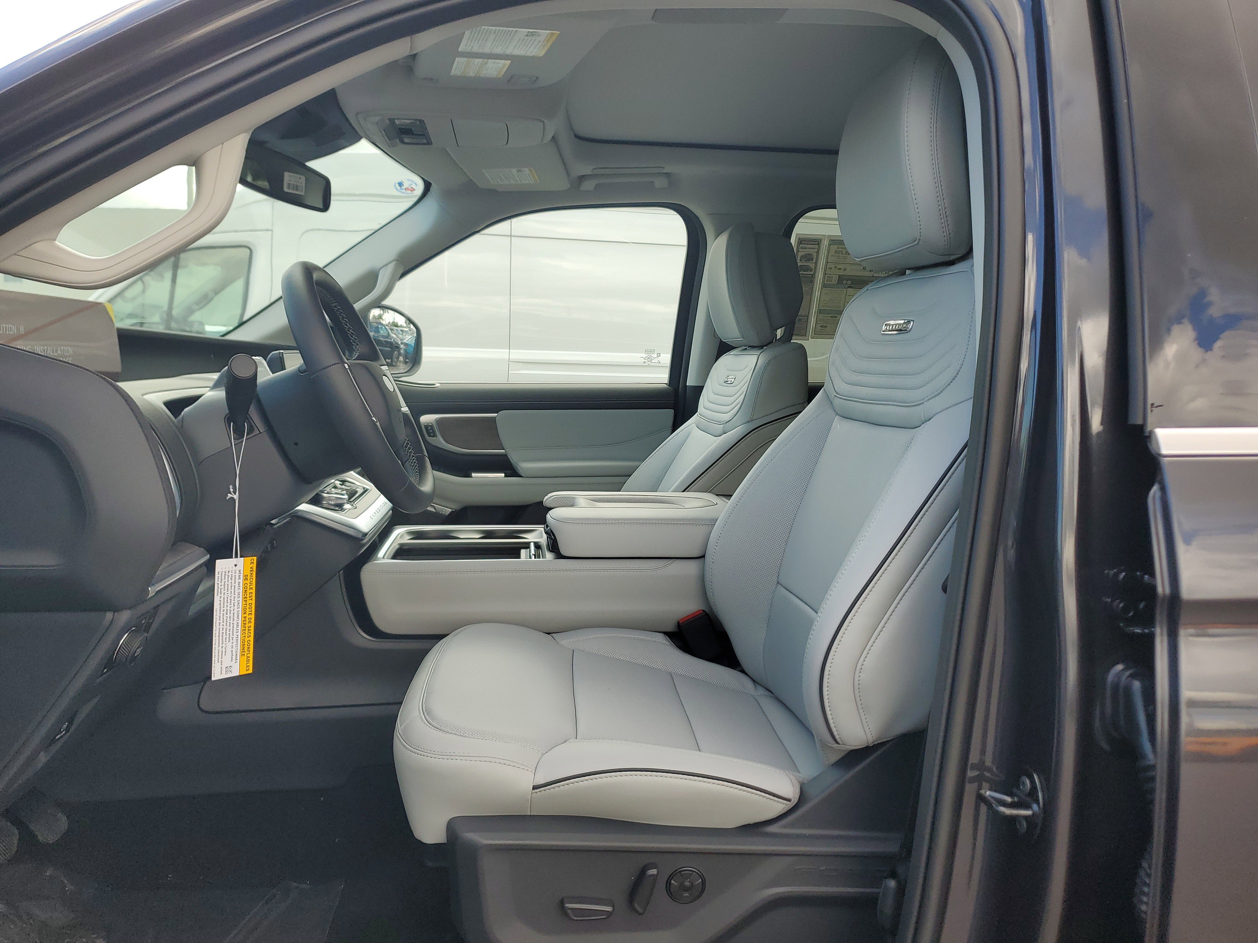 New 2026 Ford Expedition Platinum w/ Platinum Ultimate Package AWD/4WD image 9