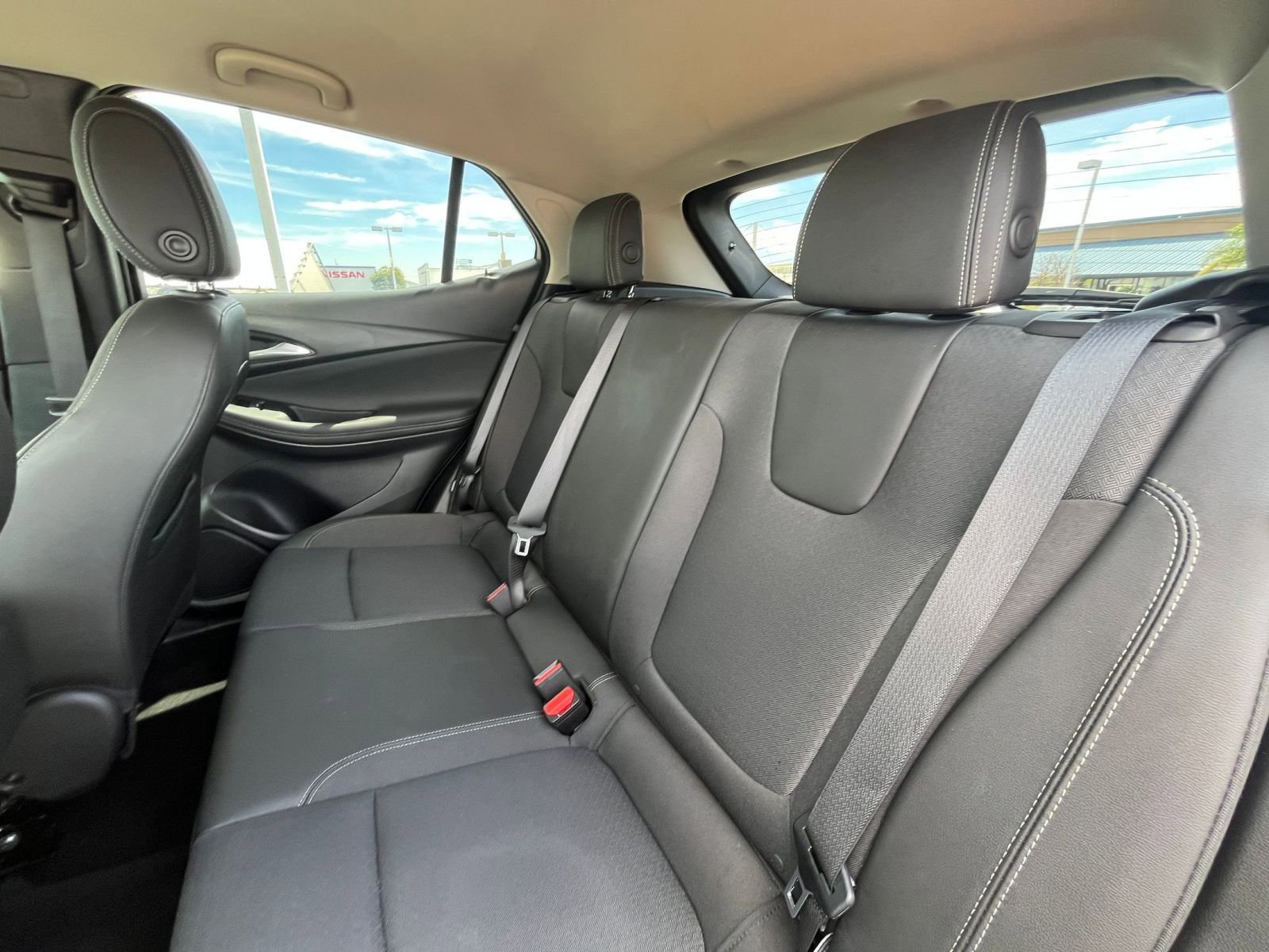 Used 2025 Buick Encore GX Preferred image 38