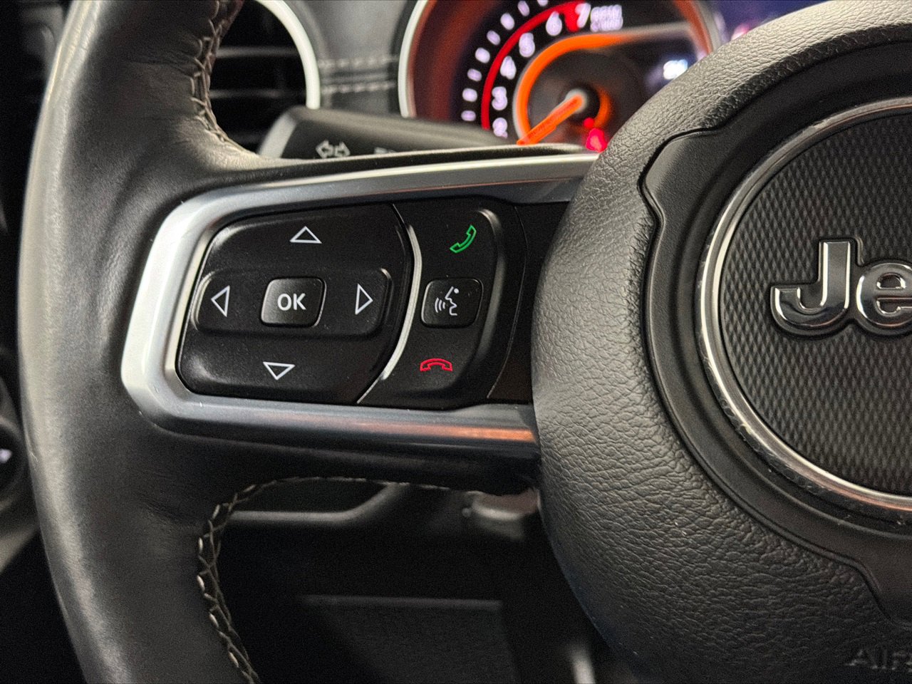 Used 2019 Jeep Wrangler Unlimited Sahara w/ Uconnect 4C Nav & Sound Group image 22