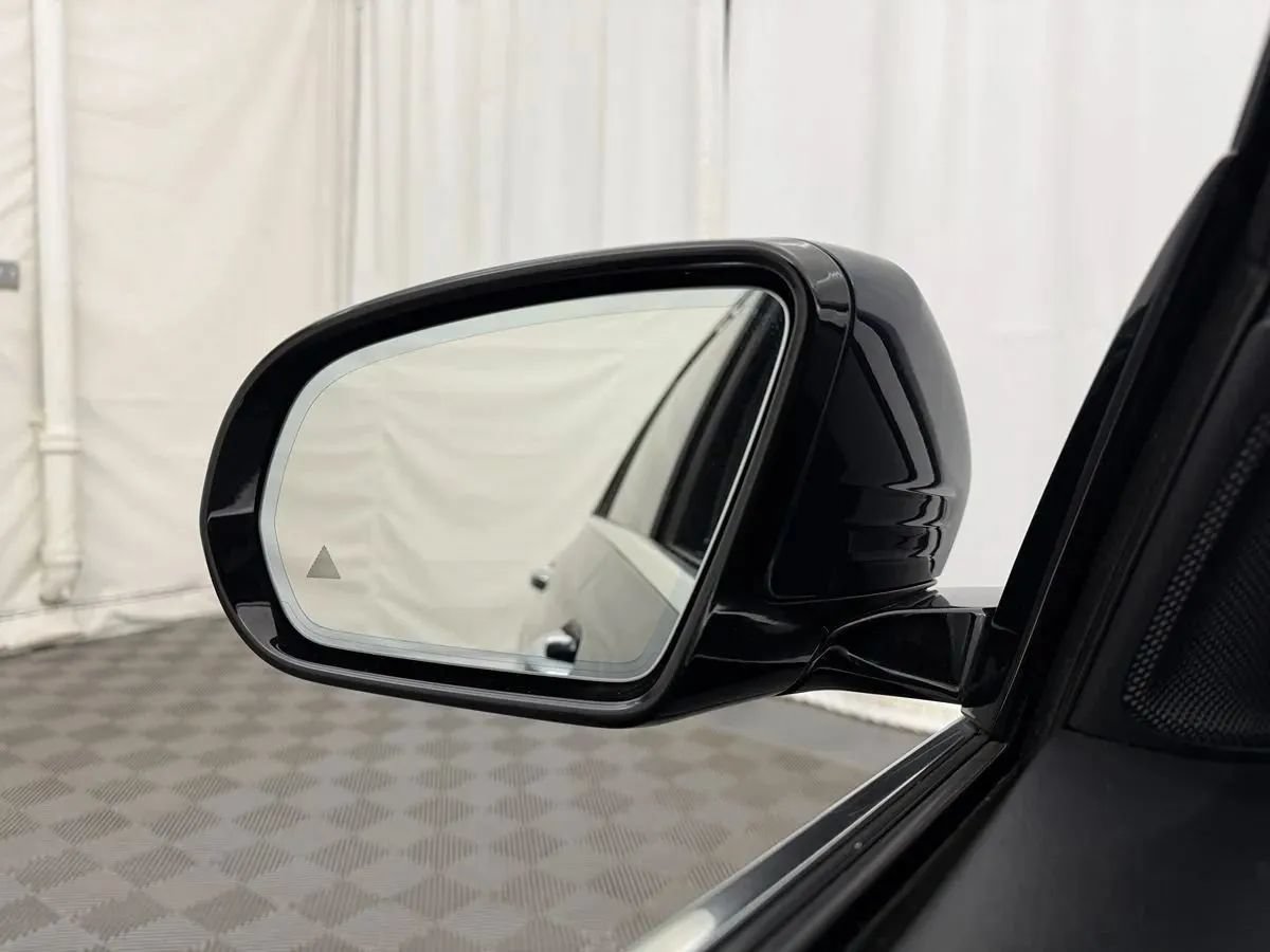 Used 2017 Mercedes-Benz E 300 4MATIC image 18