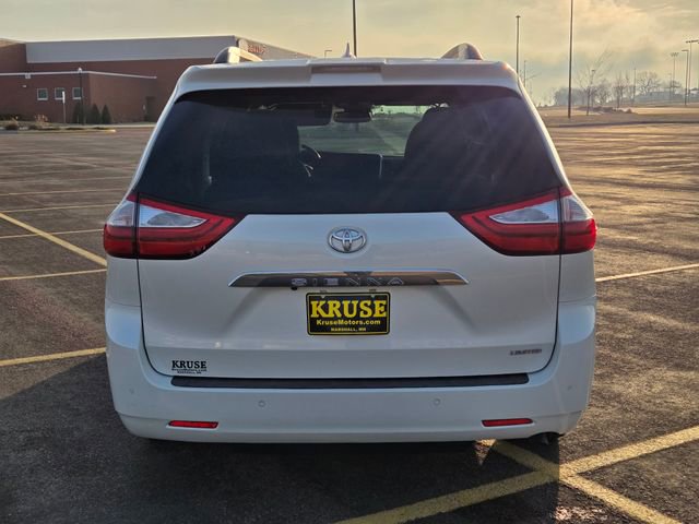 Used 2019 Toyota Sienna Limited Premium image 4