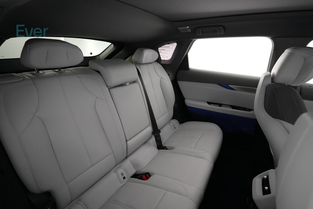 Used 2025 Cadillac Optiq Luxury 1 AWD/4WD image 5