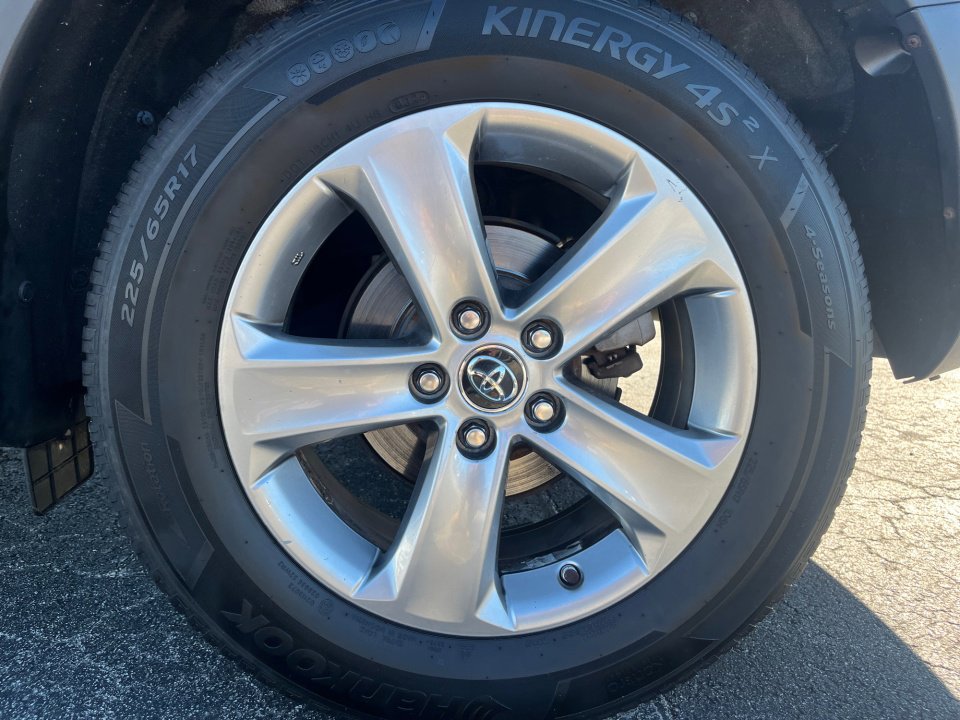 Used 2015 Toyota RAV4 XLE image 22