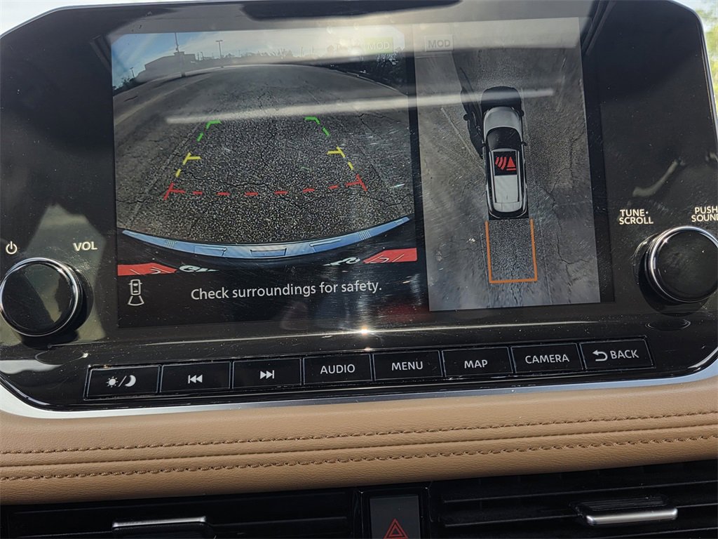 Used 2023 Nissan Rogue Platinum image 11