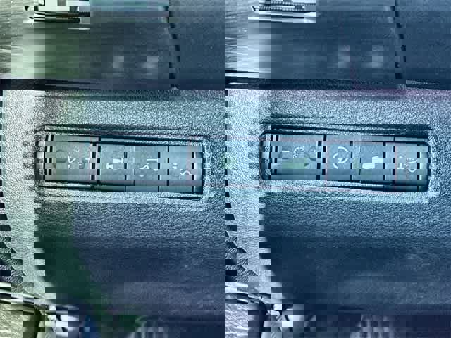 Used 2025 Nissan Pathfinder Platinum w/ Black Appearance Package image 42